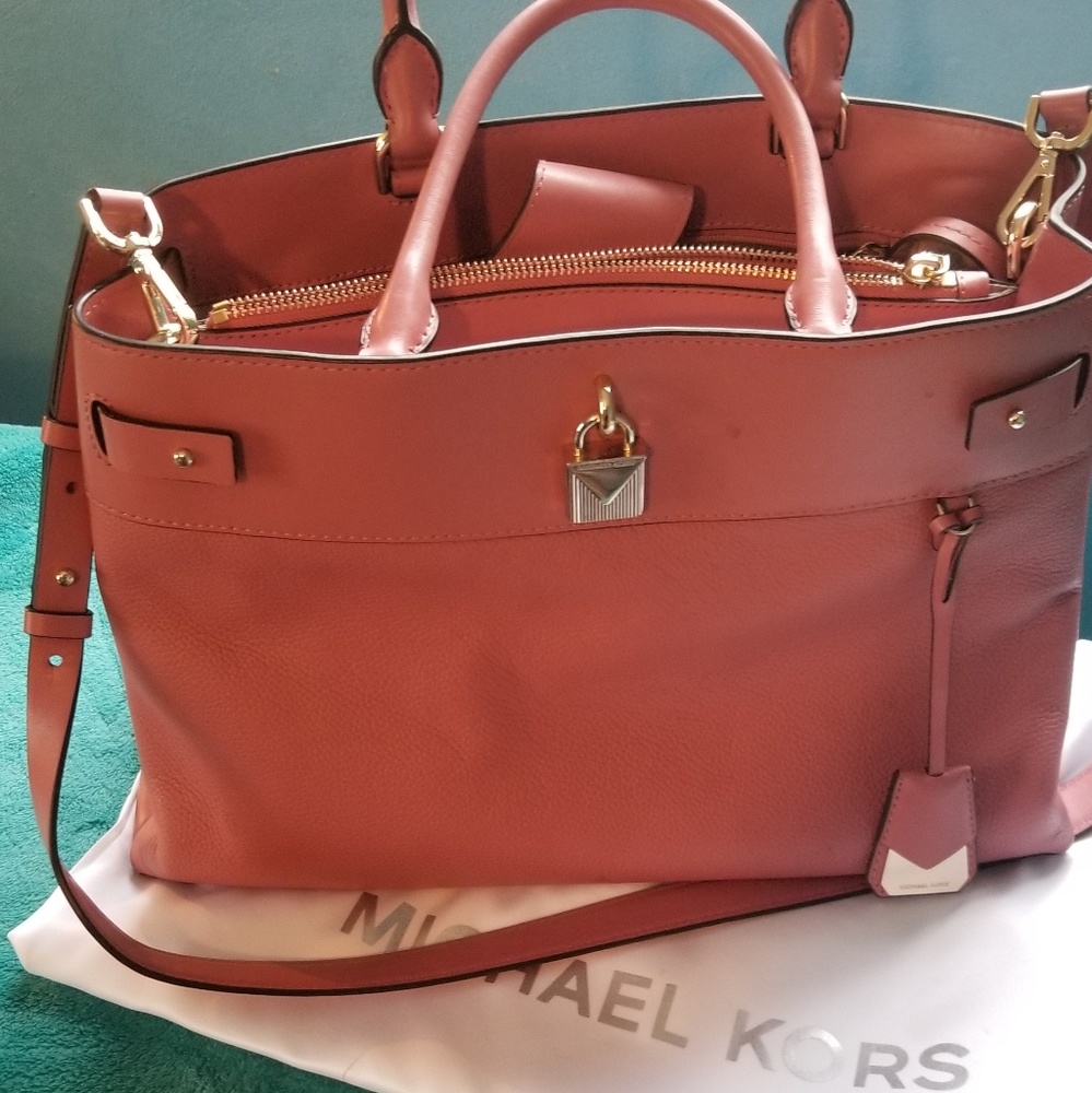 Michael kors pink  pebble leather handbag